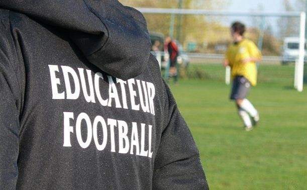 Actualit Os Fives Recrute Educateurs Foot A Club Football