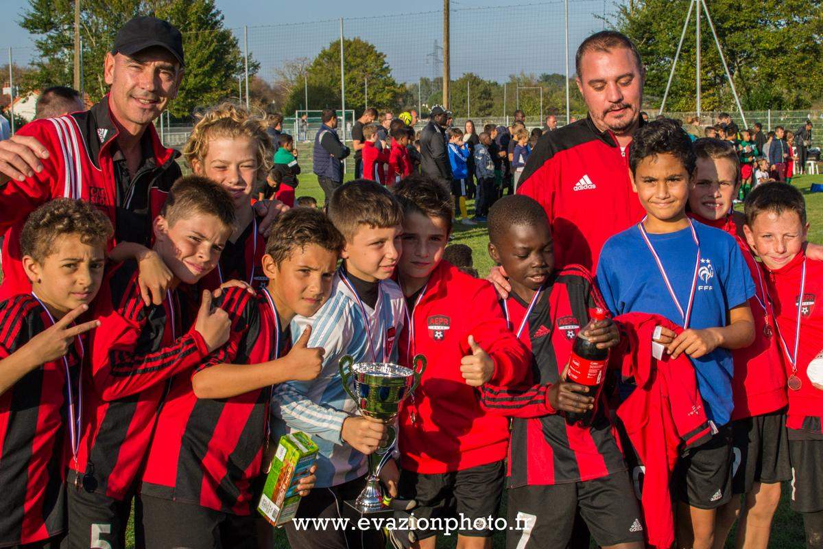 Actualité - Victoire Des U11 Au Tournoi De La St Médard - Club Football ...