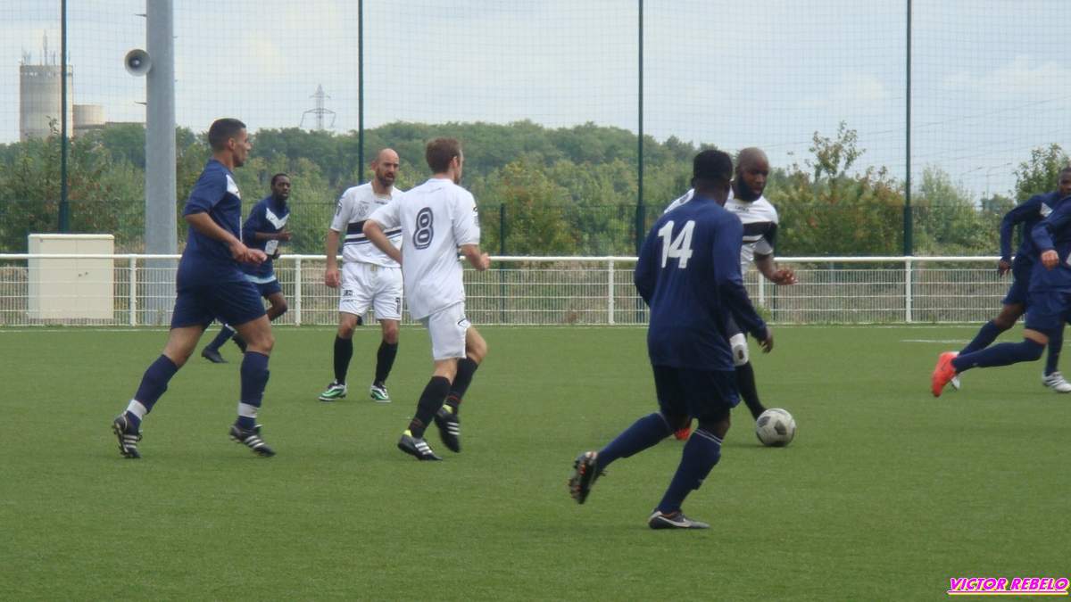 Match Cergy Pontoise Fc 3 1 Cosmo Seniors 1 1 Ere Club Football Cosmopolitan Club De Taverny Footeo