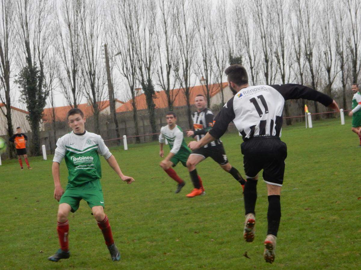 Album - Championnat FCCSQ2-SOMLOIRE-YZERNAY4 - Photo N°14 - Club ...